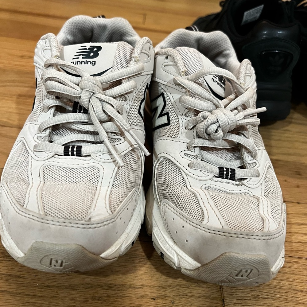 New Balance Kids Cream Sneakers